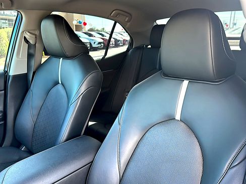 Used 2022 Toyota Camry XSE image 14