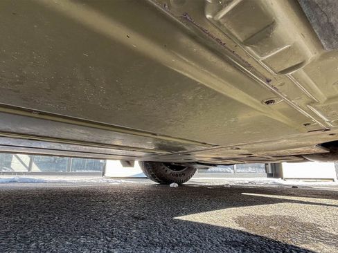 Used 2024 Tesla Cybertruck AWD Crew Cab image 41