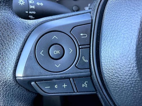 Used 2025 Toyota Corolla LE image 20