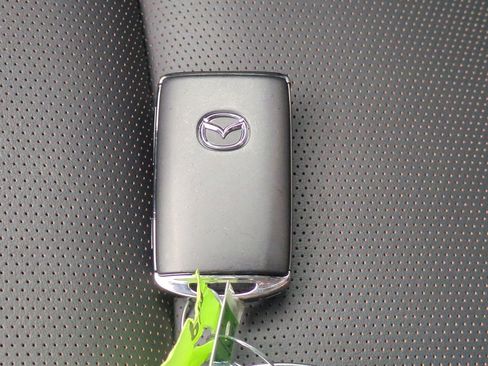 Used 2025 MAZDA MAZDA3 Hatchback w/Premium Plus Pkg image 28