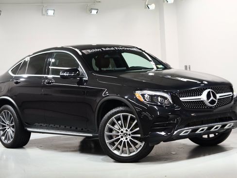 Used 2019 Mercedes-Benz GLC 300 4MATIC Coupe image 2