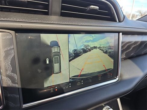 Used 2024 GMC Yukon XL Denali w/ Denali Reserve Package image 15