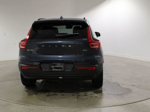 Used 2026 Volvo XC40 B5 Core w/ Climate Package image 4