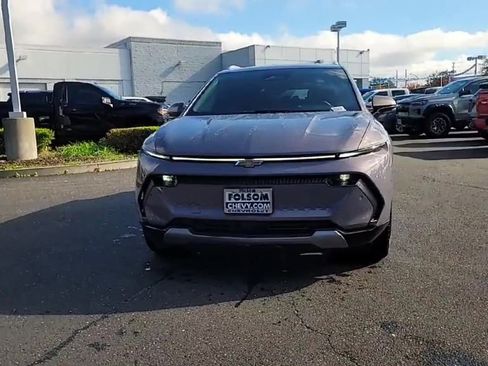 New 2026 Chevrolet Equinox EV LT image 3