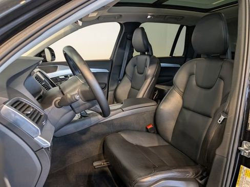 Used 2018 Volvo XC90 T5 Momentum image 13