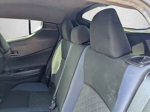 Used 2021 Toyota C-HR XLE FWD image 15