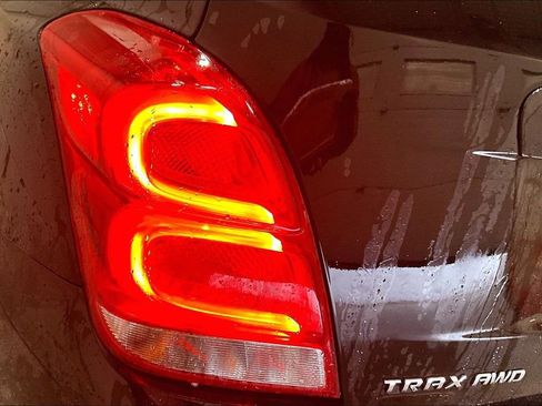 Used 2019 Chevrolet Trax LT w/ LT Convenience Package image 22