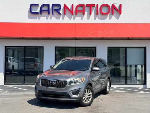 Used 2018 Kia Sorento L FWD image 3