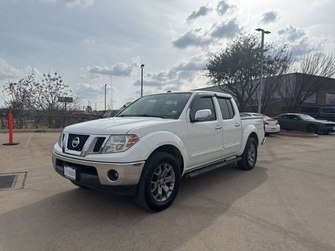 Used 2019 Nissan Frontier SL image 1