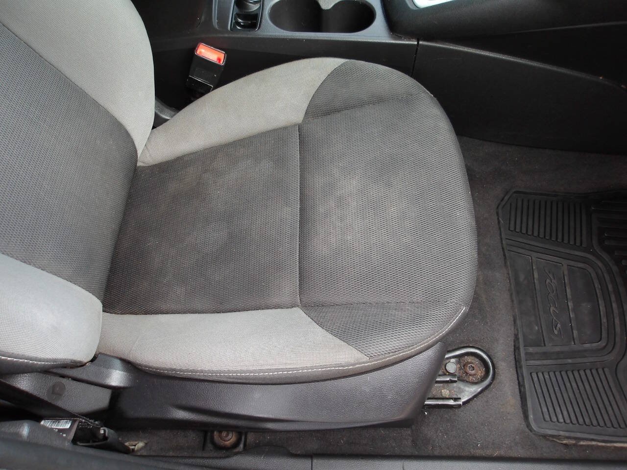 Used 2013 Ford Focus SE FWD image 19