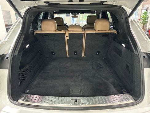 Used 2019 Porsche Cayenne AWD/4WD image 36