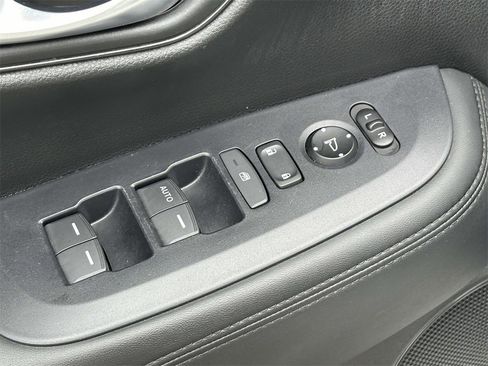 Used 2023 Honda HR-V LX image 14