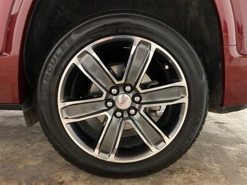 Used 2017 GMC Acadia Denali w/ Technology Package image 31