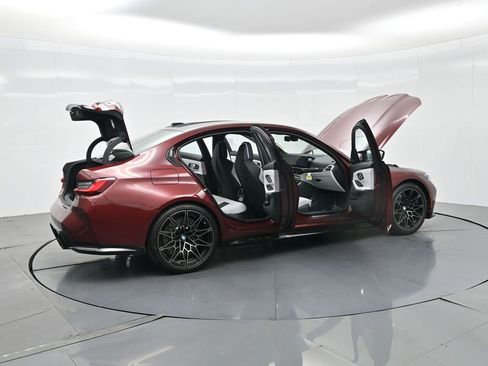 Used 2025 BMW M3 w/ Executive Package image 39