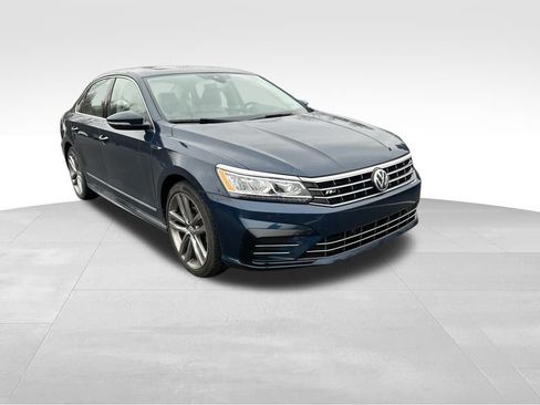 Used 2019 Volkswagen Passat 2.0T SE R-Line image 1