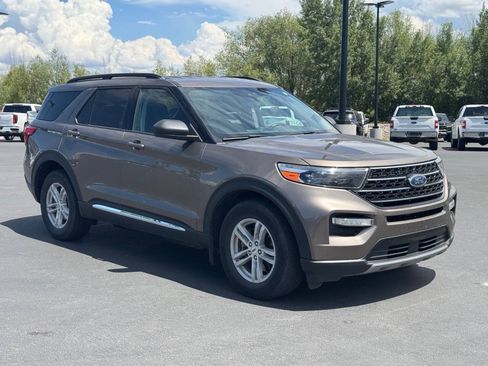 Used 2021 Ford Explorer XLT AWD/4WD image 9