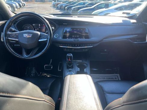 Used 2021 Cadillac XT4 Sport image 9