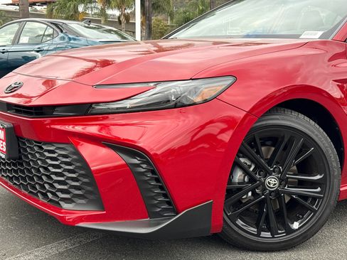 New 2026 Toyota Camry SE FWD image 3