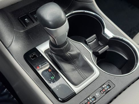 Used 2018 Toyota Highlander Limited image 30