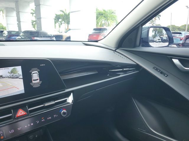 Certified 2023 Kia Niro SX Touring FWD image 30