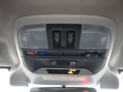 Used 2022 Subaru Crosstrek 2.5i Sport w/ Moonroof Package image 27