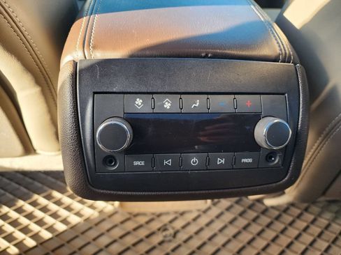 Used 2014 GMC Acadia Denali image 23