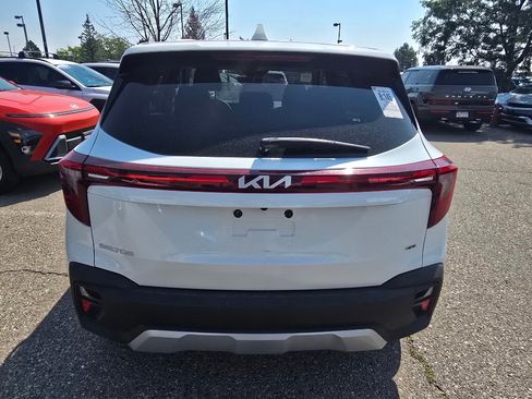 Used 2026 Kia Seltos LX AWD/4WD image 4