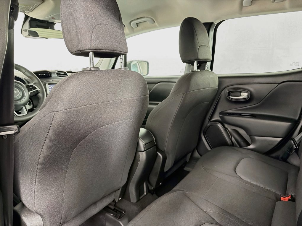 Used 2023 Jeep Renegade Latitude AWD/4WD image 38