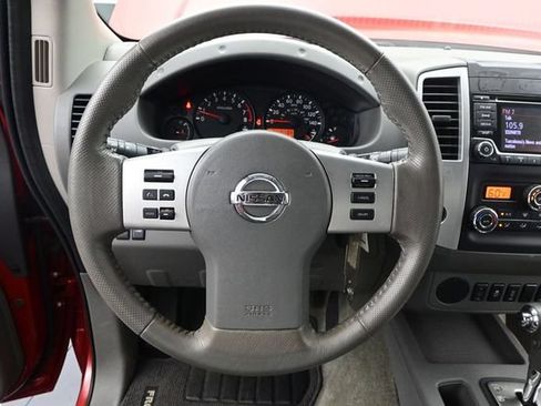 Used 2017 Nissan Frontier SV w/ SV Value Truck Package RWD image 5