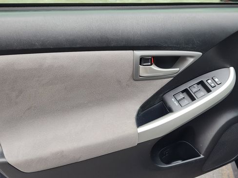 Used 2015 Toyota Prius Three image 10