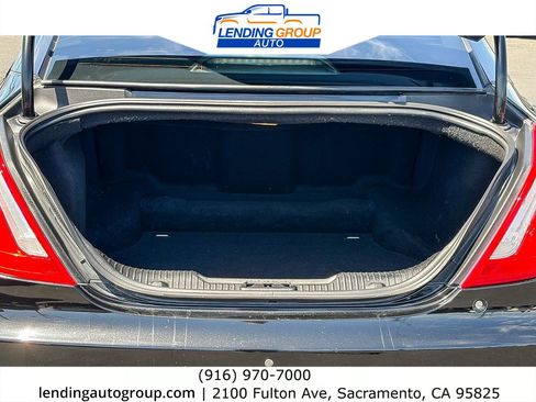 Used 2017 Jaguar XJ L Portfolio RWD image 24