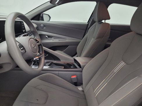 Used 2023 Hyundai Elantra SEL w/ Preferred Accessory Package FWD image 17