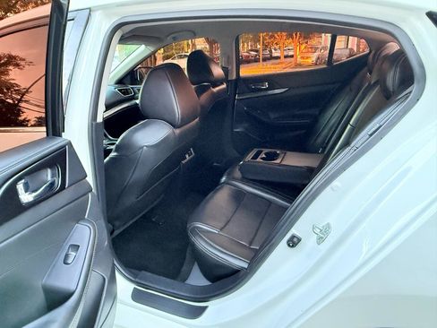 Used 2019 Nissan Maxima 3.5 SV w/ Floor Mat Group FWD image 13