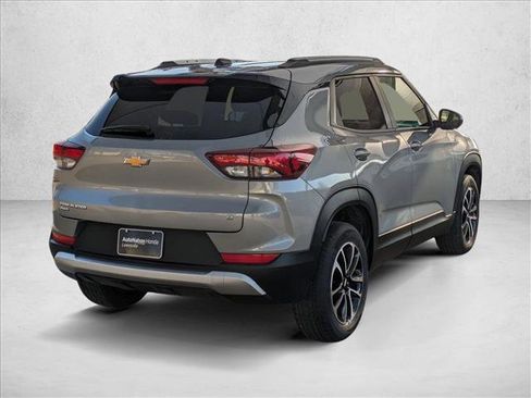Used 2025 Chevrolet TrailBlazer LT image 5