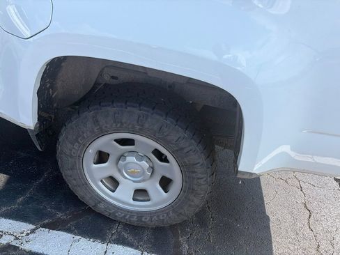 Used 2022 Chevrolet Colorado W/T w/ WT Convenience Package AWD/4WD image 9