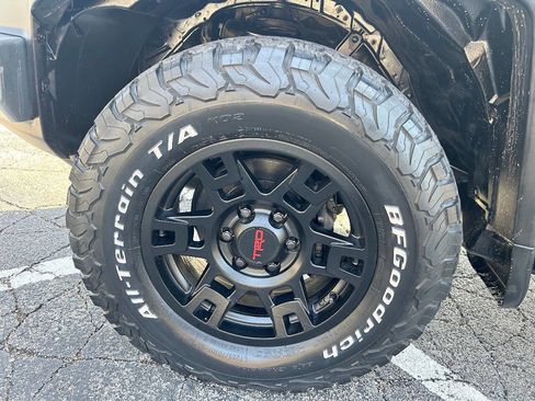 Used 2012 Toyota FJ Cruiser 4WD image 15