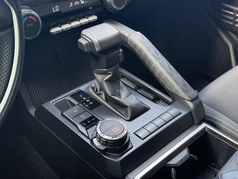 Used 2024 Toyota Tacoma TRD Sport AWD/4WD image 29