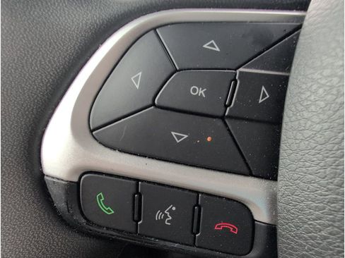 Used 2023 Jeep Renegade Trailhawk image 24