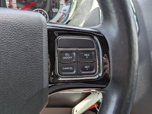 Used 2016 Dodge Grand Caravan SXT FWD image 31