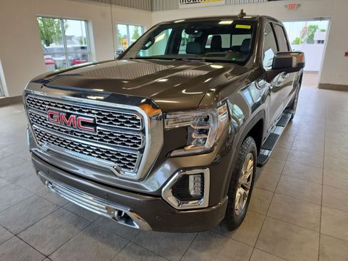 Used 2019 GMC Sierra 1500 Denali w/ Technology Package AWD/4WD image 2