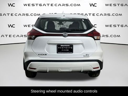 Used 2022 Nissan Kicks SV image 4