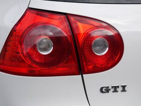 Used 2007 Volkswagen GTI 4-Door FWD image 46