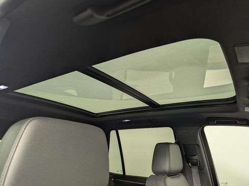 Used 2025 Chevrolet Tahoe Z71 image 32