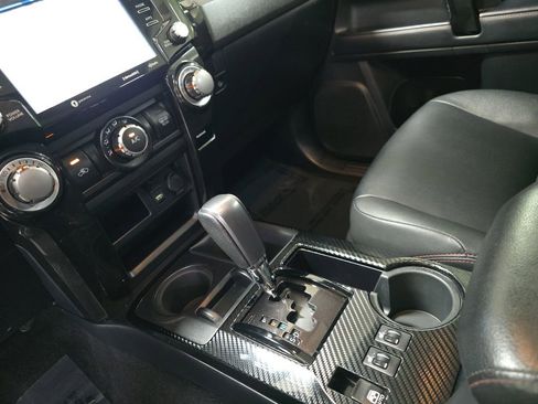 Used 2020 Toyota 4Runner Venture w/ Moonroof Package image 26