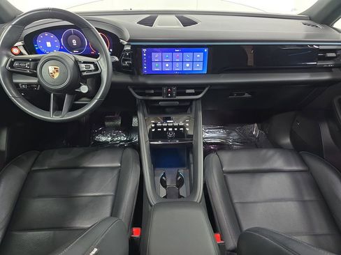 Certified 2025 Porsche Macan Electric image 13