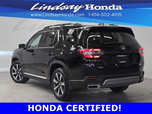 Used 2023 Honda Pilot Touring image 4