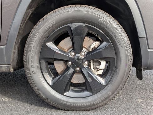 Used 2023 Jeep Cherokee Altitude Lux image 13