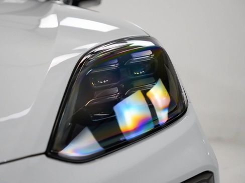 Certified 2025 Porsche Cayenne Turbo image 6