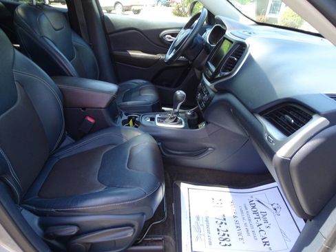 Used 2015 Jeep Cherokee 4WD Limited w/ Luxury Group image 42
