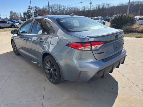 Used 2024 Toyota Corolla SE w/ SE Premium Package image 5